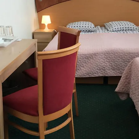 Hotel Studio Aero *